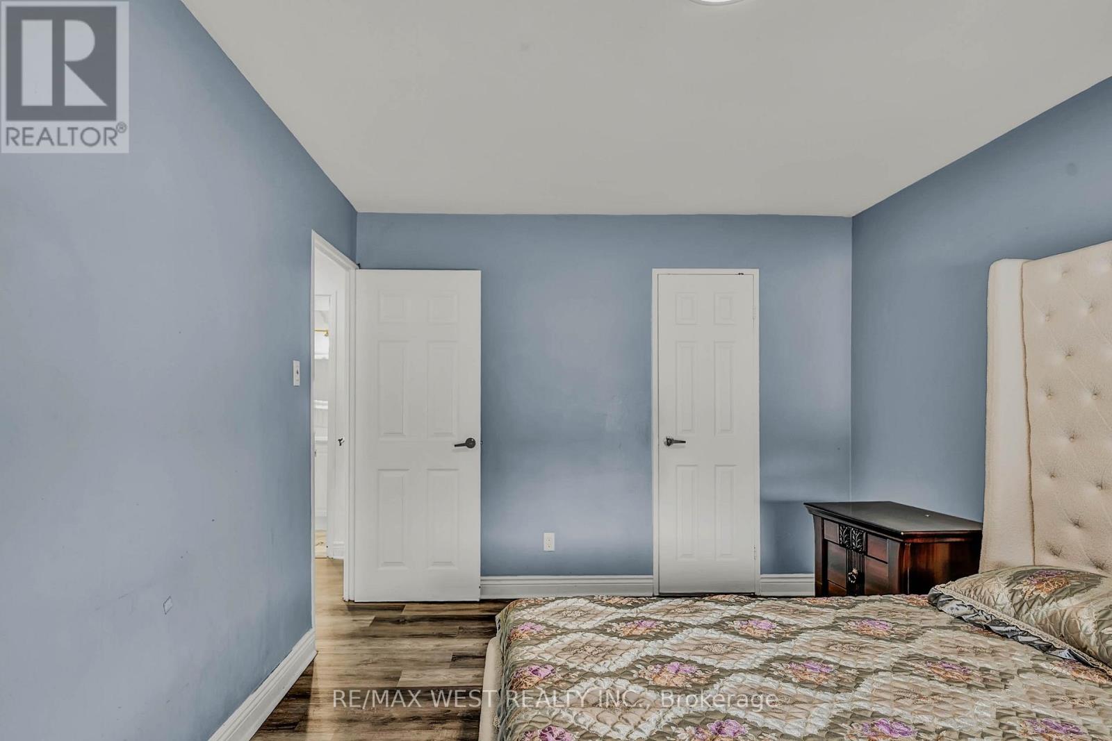 2825 Islington Avenue, Toronto, Ontario M9L 2K1 - Photo 18 - W12722820