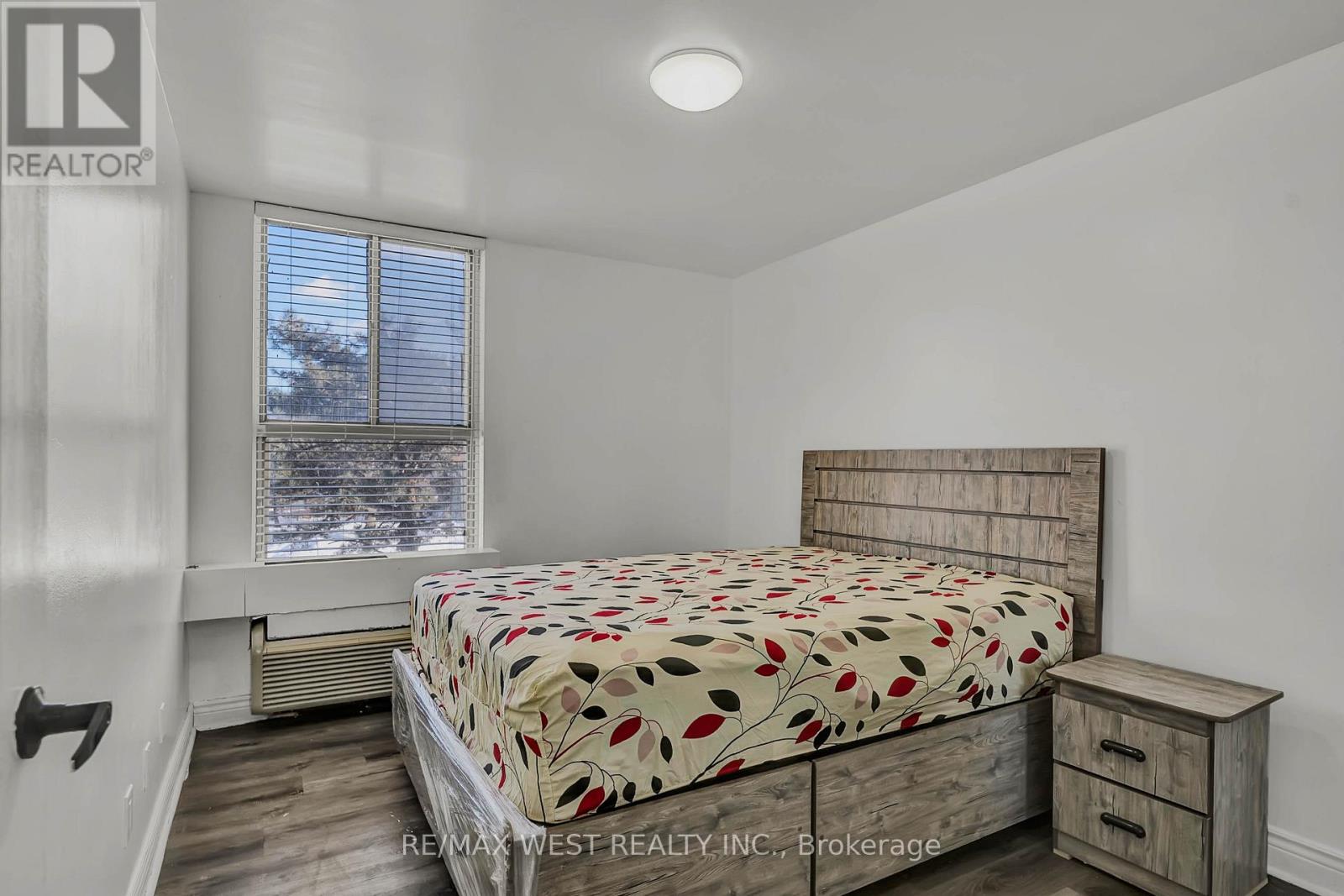 2825 Islington Avenue, Toronto, Ontario M9L 2K1 - Photo 20 - W12722820