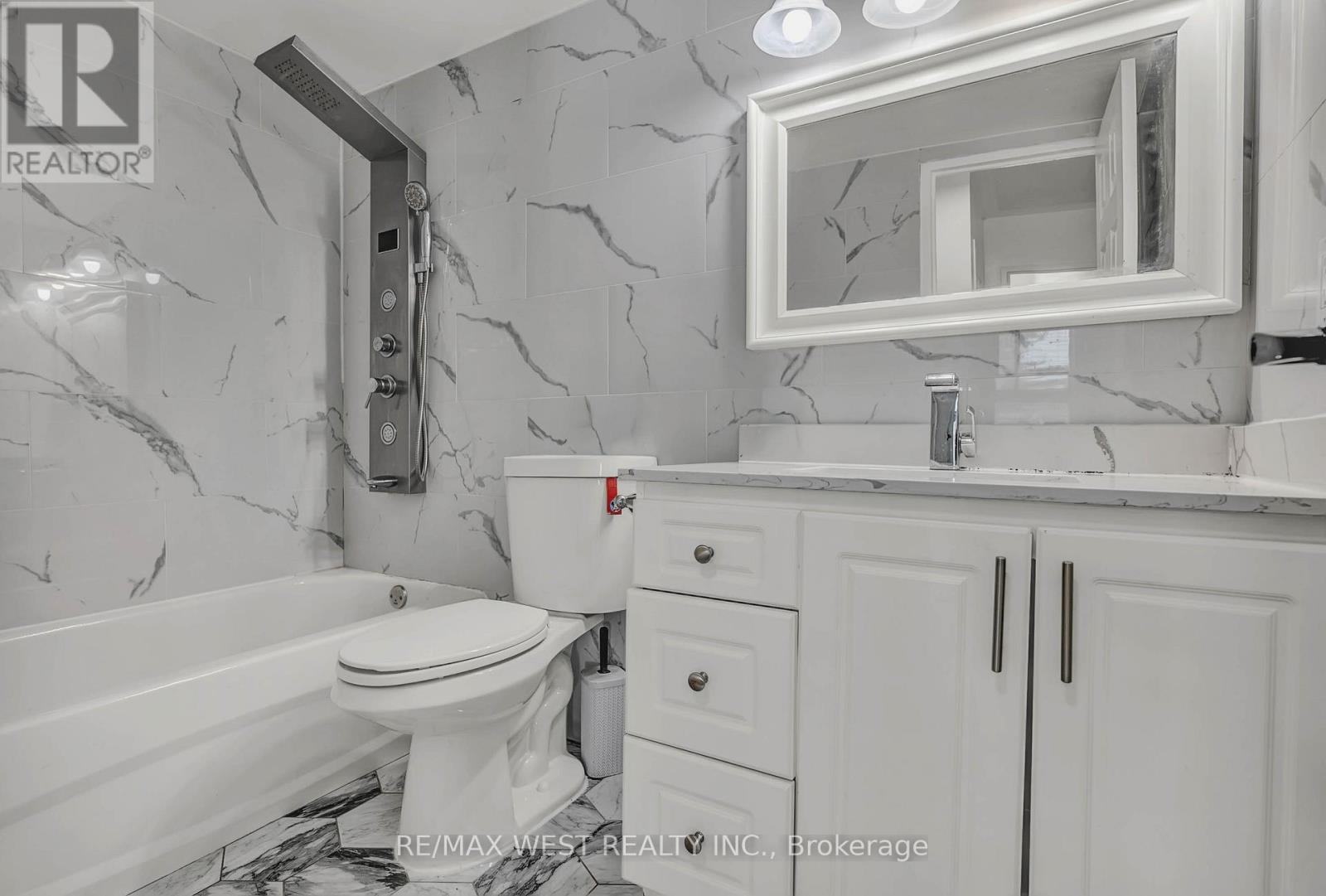 2825 Islington Avenue, Toronto, Ontario M9L 2K1 - Photo 22 - W12722820