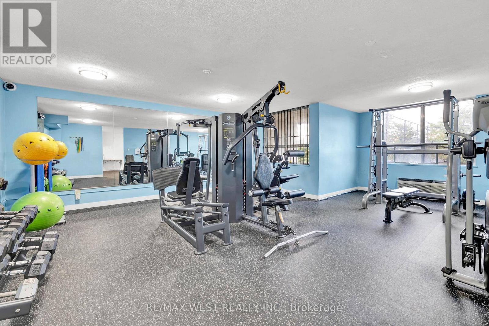 2825 Islington Avenue, Toronto, Ontario M9L 2K1 - Photo 28 - W12722820