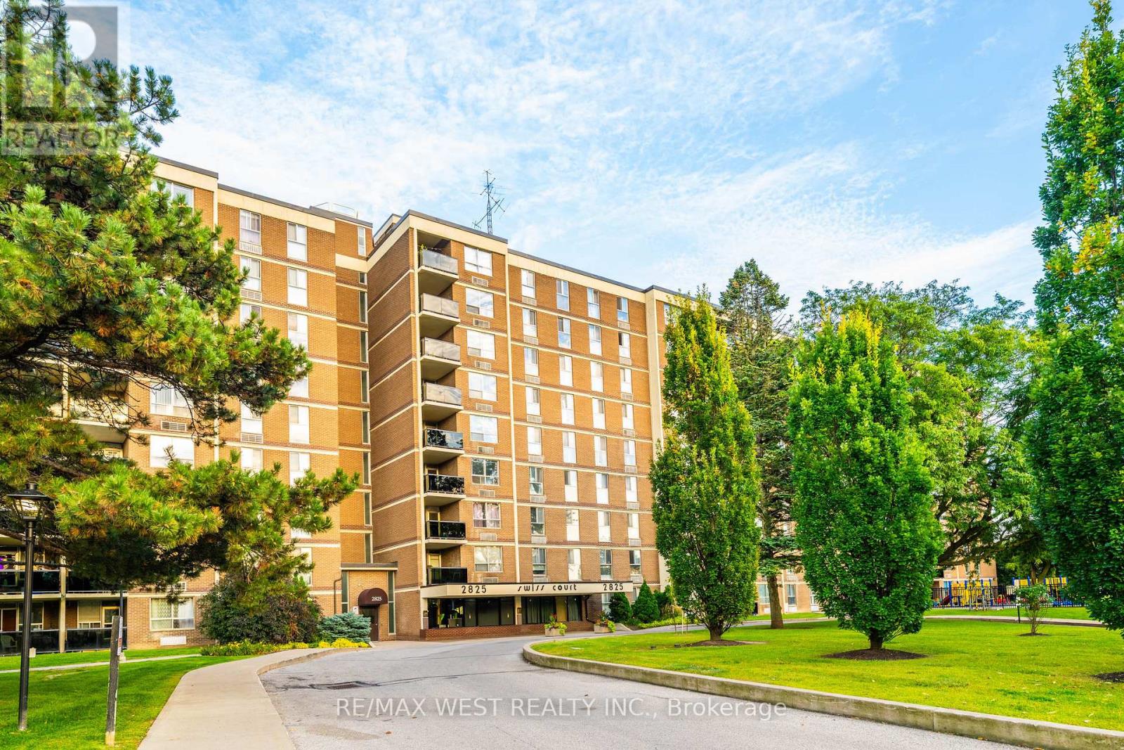 2825 Islington Avenue, Toronto, Ontario M9L 2K1 - Photo 5 - W12722820