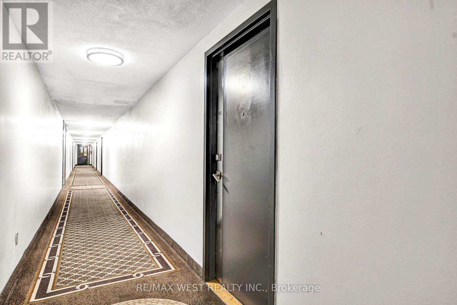 2825 Islington Avenue, Toronto, Ontario M9L 2K1 - Photo 7 - W12722820