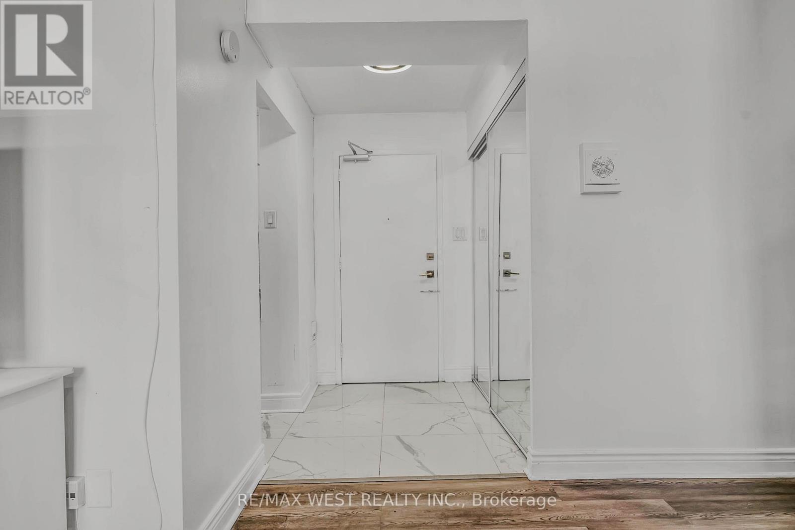 2825 Islington Avenue, Toronto, Ontario M9L 2K1 - Photo 8 - W12722820