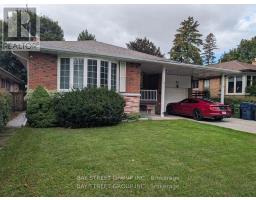 8 STOREY CRESCENT, Toronto, Ontario