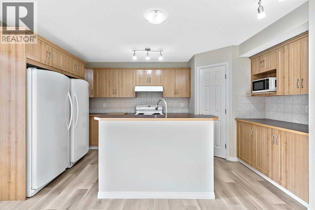 216 West Creek Close, Chestermere, Alberta  T3C 1X4 - Photo 6 - A2281026