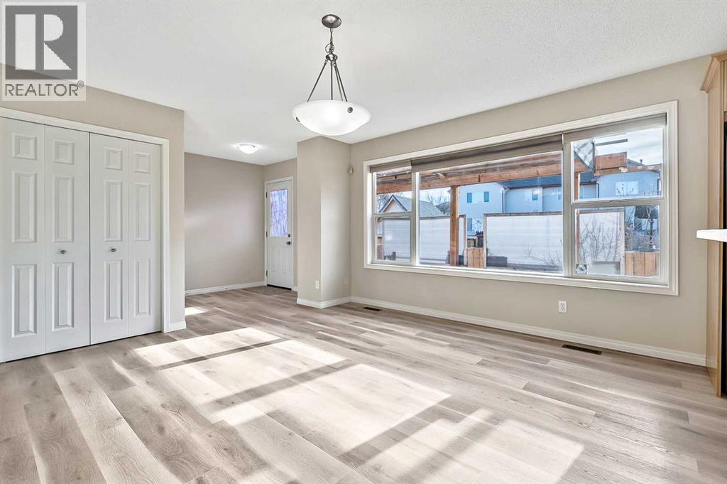 216 West Creek Close, Chestermere, Alberta  T3C 1X4 - Photo 9 - A2281026