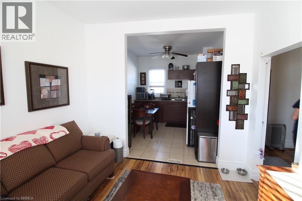 62 Dundas Street, Brantford, Ontario  N3R 1S3 - Photo 4 - 40800436