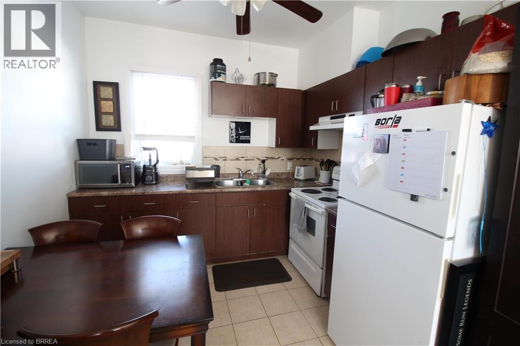 62 Dundas Street, Brantford, Ontario  N3R 1S3 - Photo 5 - 40800436