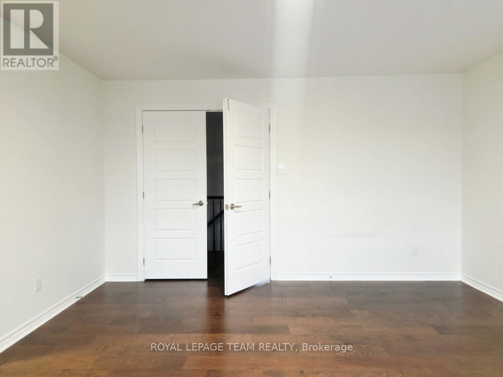 113 Lily Pond Street, Ottawa, Ontario  K2M 0J3 - Photo 12 - X12722888