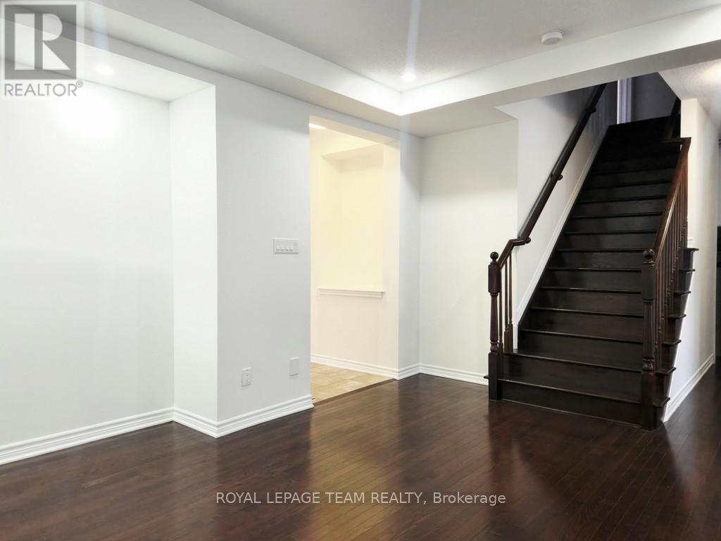 113 Lily Pond Street, Ottawa, Ontario  K2M 0J3 - Photo 6 - X12722888