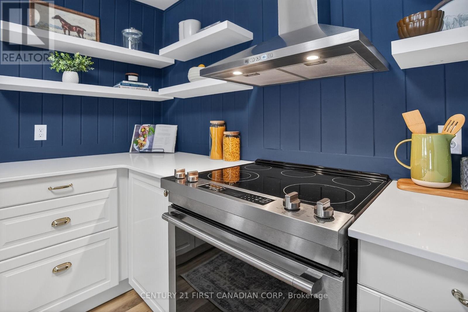 Photo 14 of 34 for 150 Colborne Street