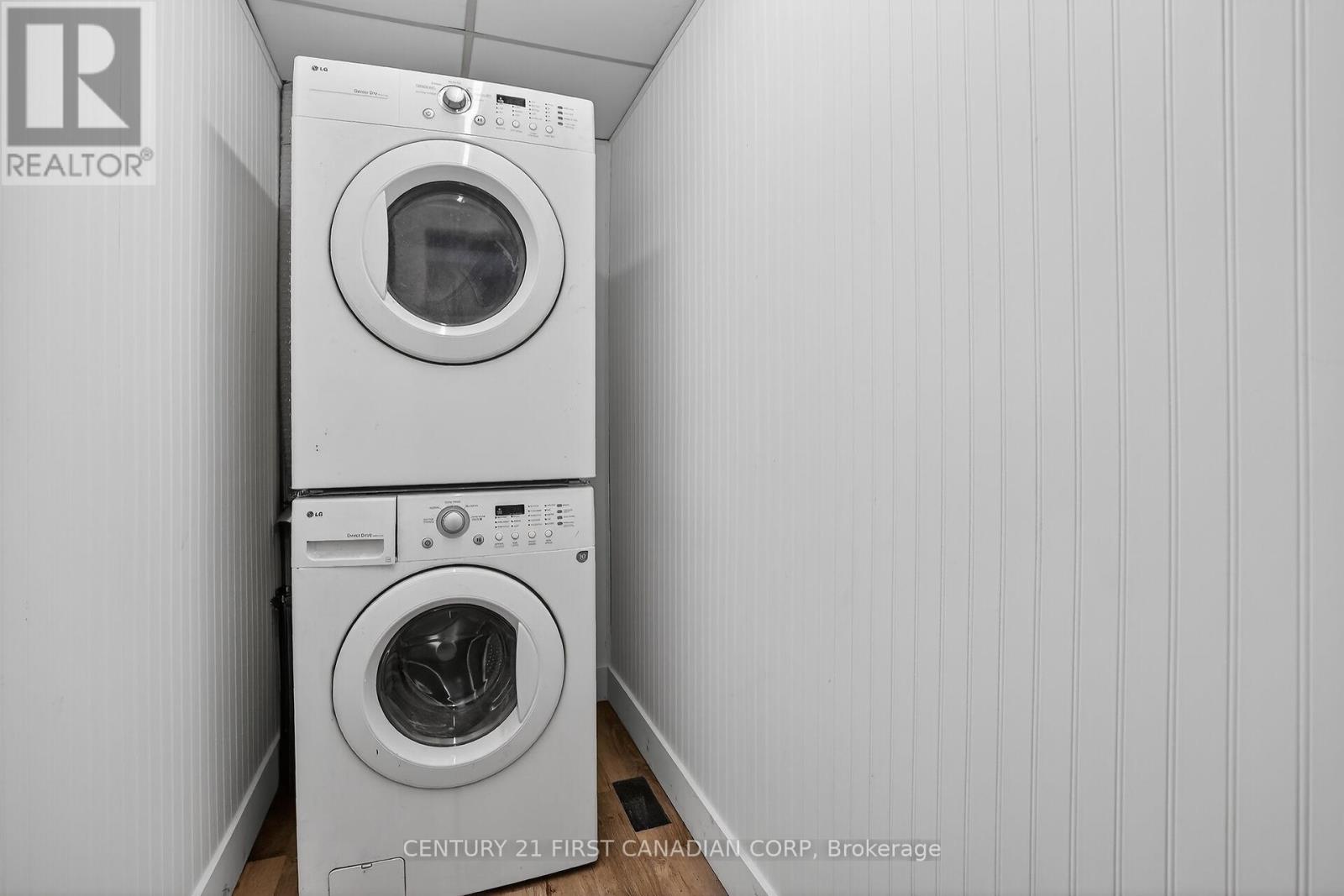 Photo 27 of 34 for 150 Colborne Street