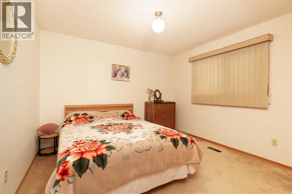 83 Elm Crescent S, Lethbridge, Alberta  T1K 4W8 - Photo 15 - A2280111