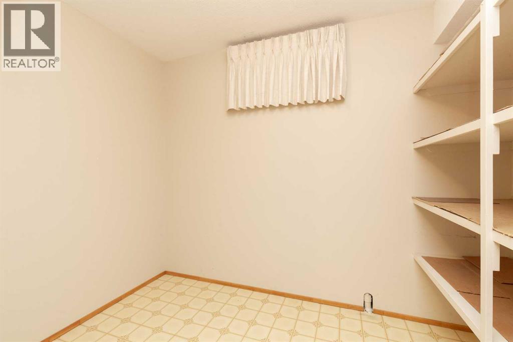 83 Elm Crescent S, Lethbridge, Alberta  T1K 4W8 - Photo 23 - A2280111