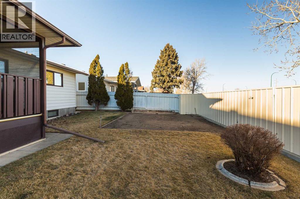 83 Elm Crescent S, Lethbridge, Alberta  T1K 4W8 - Photo 30 - A2280111
