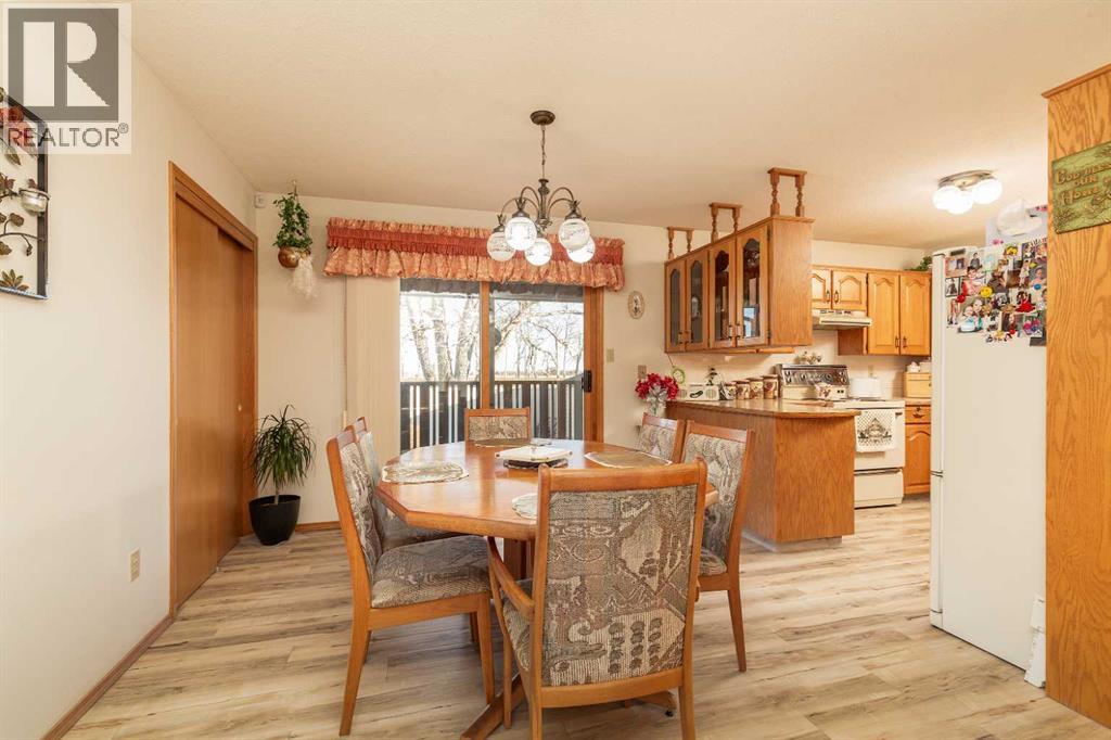 83 Elm Crescent S, Lethbridge, Alberta  T1K 4W8 - Photo 6 - A2280111