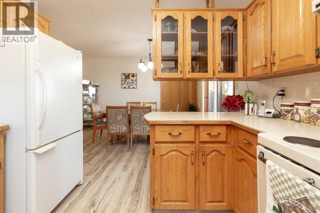 83 Elm Crescent S, Lethbridge, Alberta  T1K 4W8 - Photo 9 - A2280111