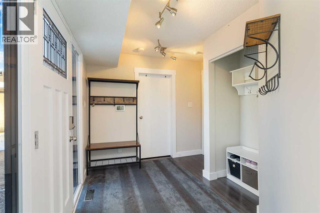 224 Torrie Crescent, Fort Mcmurray, Alberta  T9K 1J7 - Photo 3 - A2273080