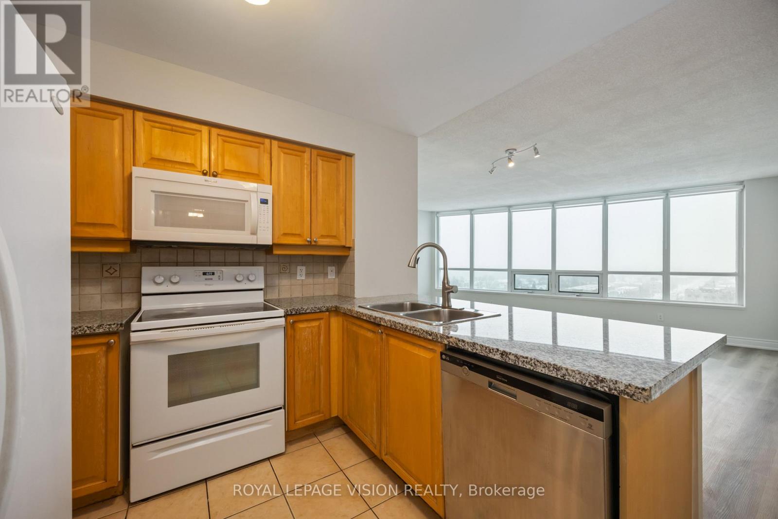 906 - 15 Greenview Avenue, Toronto, Ontario  M2M 4M7 - Photo 13 - C12722896