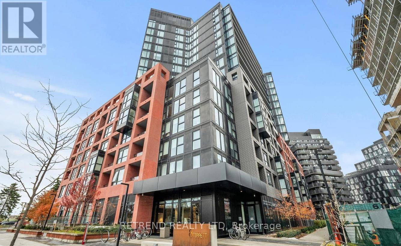 807 - 8 TIPPETT ROAD, Toronto, Ontario
