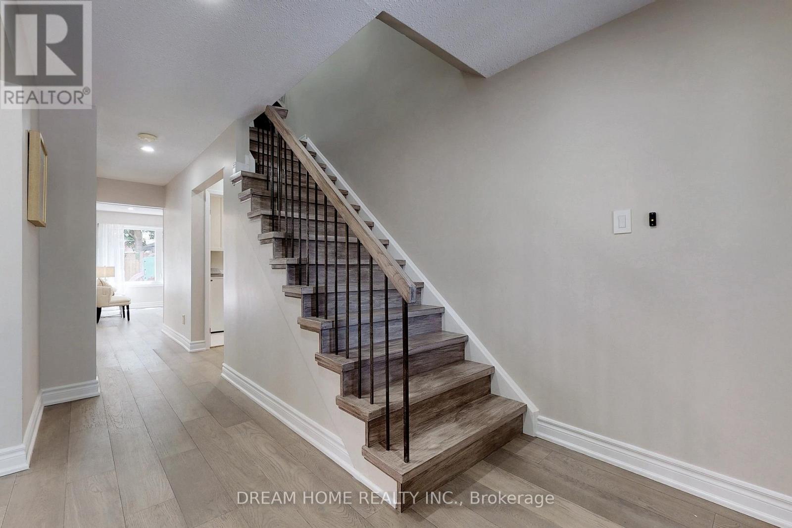 114 Mossbrook Crescent, Toronto (Steeles), Ontario  M1W 2W9 - Photo 18 - E12722914