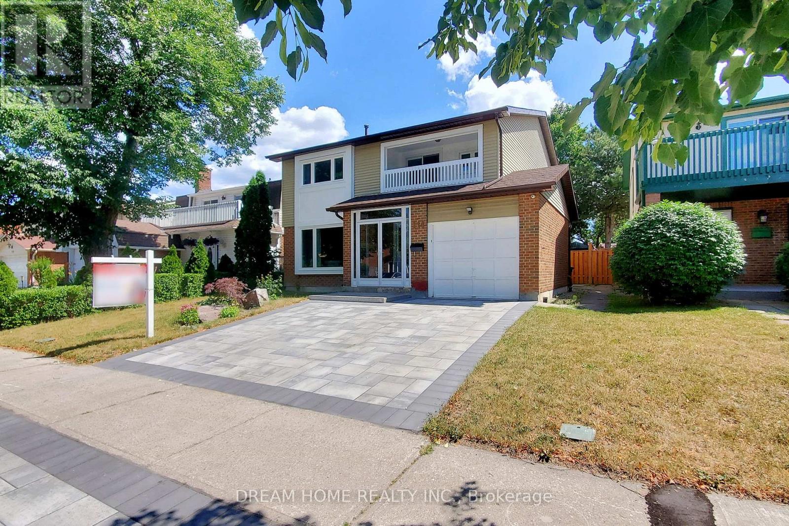 114 Mossbrook Crescent, Toronto (Steeles), Ontario  M1W 2W9 - Photo 2 - E12722914