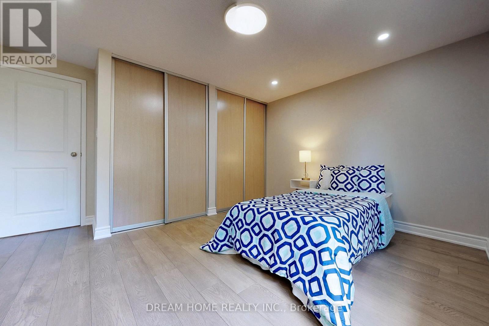 114 Mossbrook Crescent, Toronto (Steeles), Ontario  M1W 2W9 - Photo 25 - E12722914