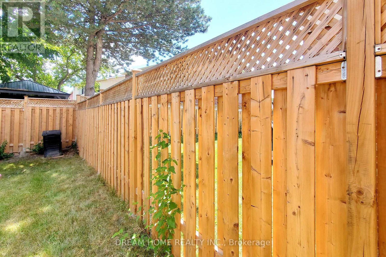 114 Mossbrook Crescent, Toronto (Steeles), Ontario  M1W 2W9 - Photo 41 - E12722914