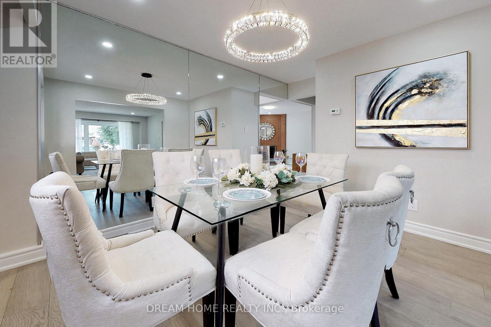 114 Mossbrook Crescent, Toronto (Steeles), Ontario  M1W 2W9 - Photo 8 - E12722914