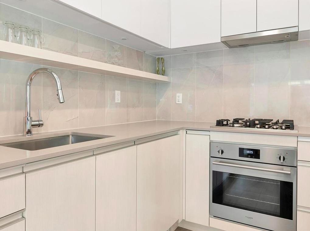 202 14225 103a Avenue, Surrey, British Columbia  V3T 0T4 - Photo 2 - R3082506