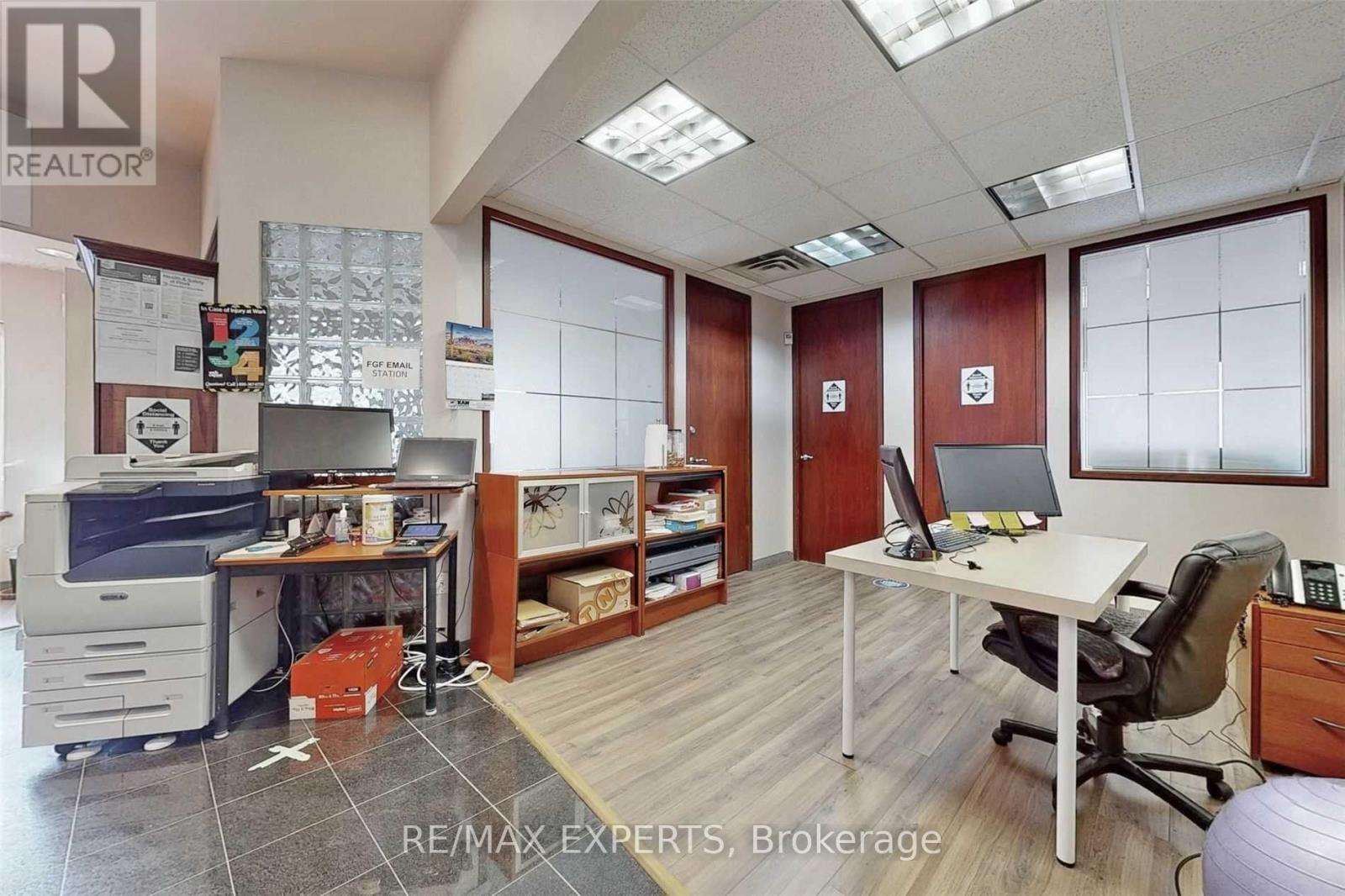 18 - 30 Wertheim Court, Richmond Hill, Ontario  L4B 1B9 - Photo 28 - N12722874