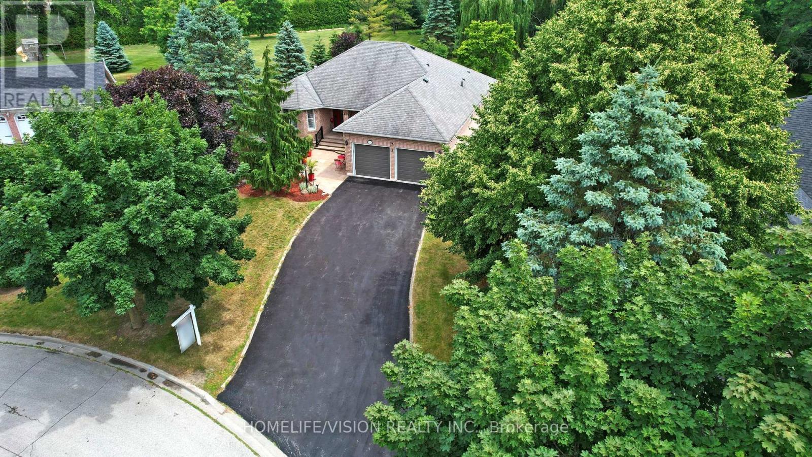 13 Karissa Lane, East Gwillimbury, Ontario  L9N 1R6 - Photo 3 - N12722898