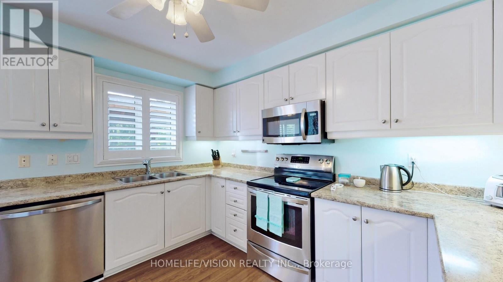 13 Karissa Lane, East Gwillimbury, Ontario  L9N 1R6 - Photo 9 - N12722898