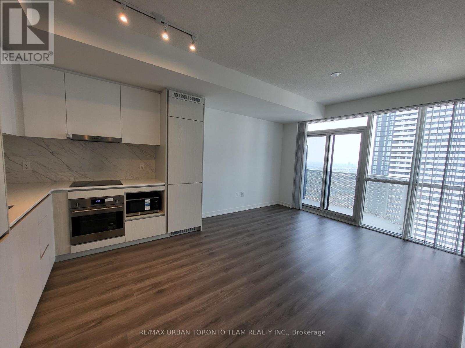 2703 - 28 Interchange Way, Vaughan, Ontario  L4K 0P8 - Photo 4 - N12722904