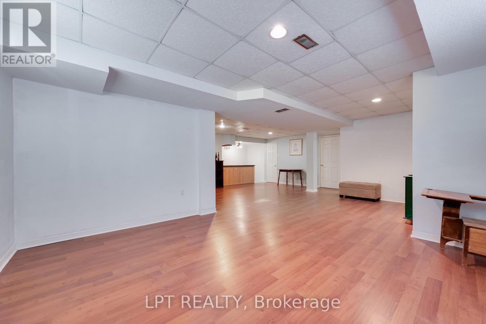 1 Bay Court, Wasaga Beach, Ontario  L9Z 1P7 - Photo 21 - S12722906