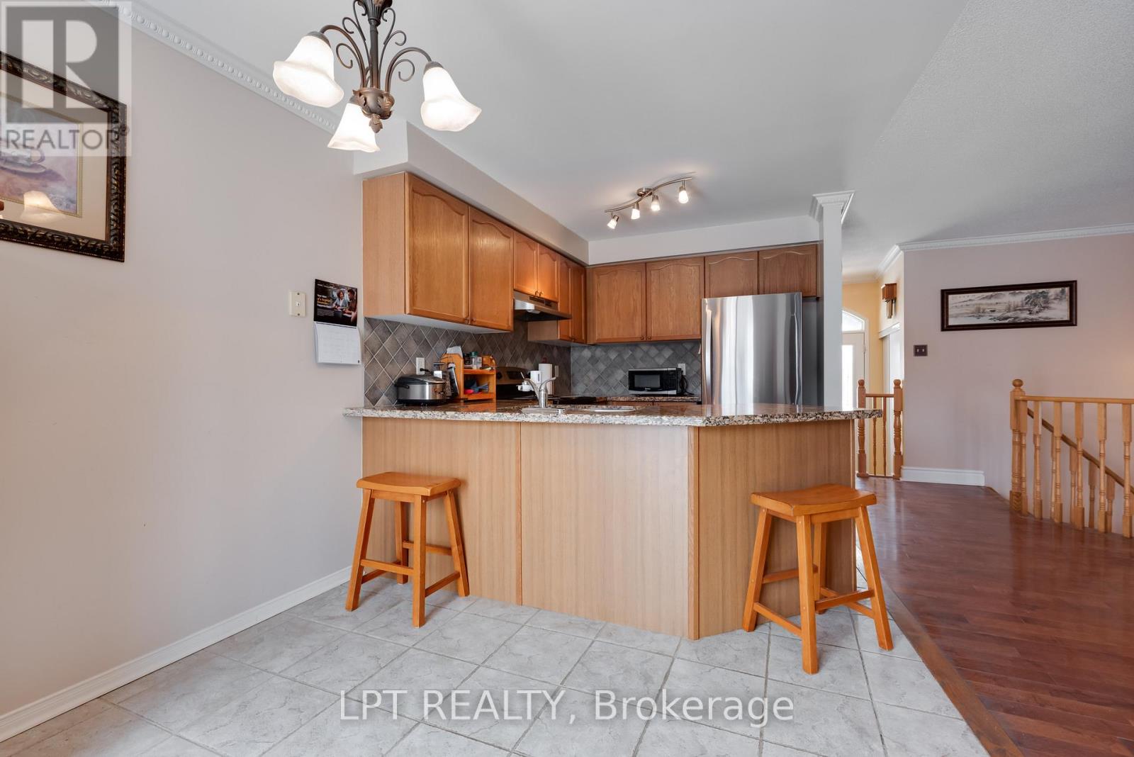 1 Bay Court, Wasaga Beach, Ontario  L9Z 1P7 - Photo 8 - S12722906