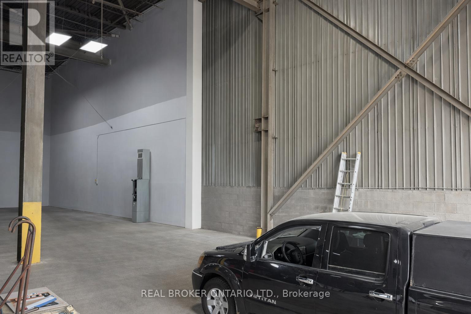 2 - 4256 Carroll Avenue, Niagara Falls, Ontario  L2E 7J2 - Photo 2 - X12722794