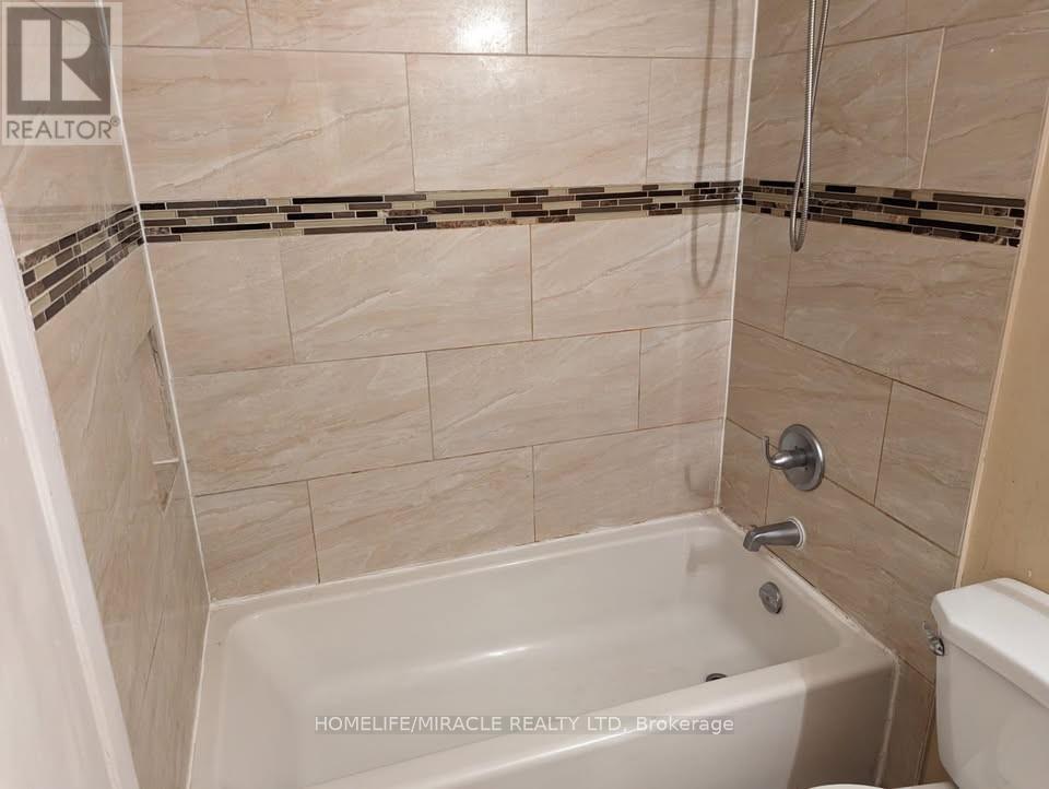 3 Malabar Crescent, Brampton, Ontario  L6S 3X6 - Photo 13 - W12722894