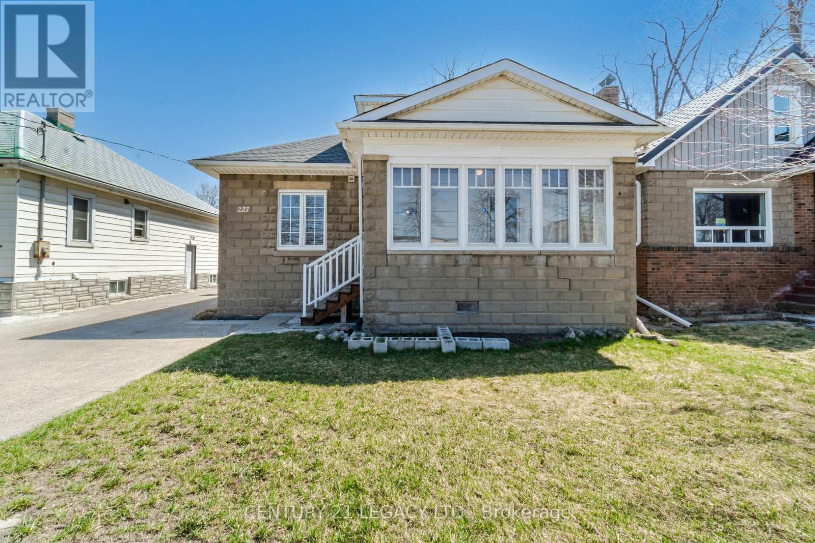 227 QUEEN STREET W, brampton (downtown brampton), Ontario