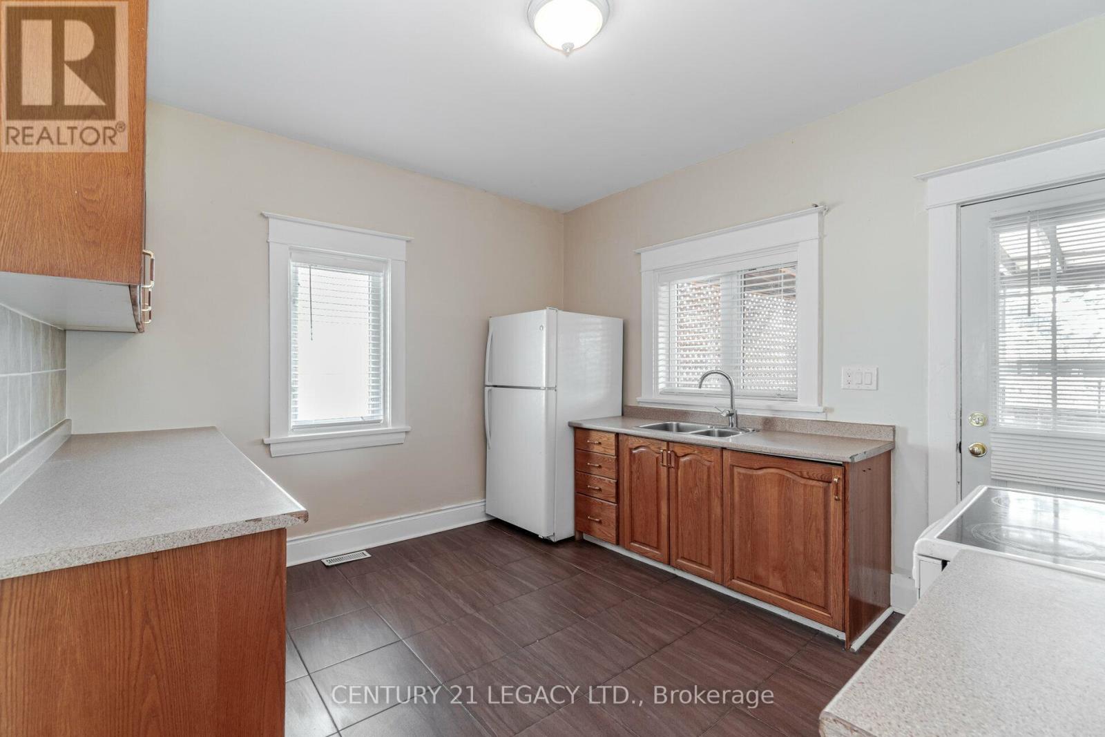 227 Queen Street W, Brampton (Downtown Brampton), Ontario  L6Y 1M6 - Photo 13 - W12722908