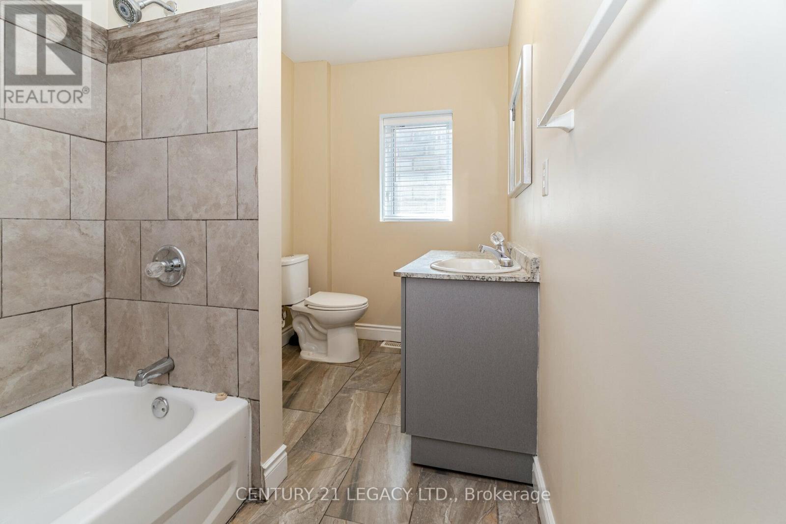 227 Queen Street W, Brampton (Downtown Brampton), Ontario  L6Y 1M6 - Photo 22 - W12722908