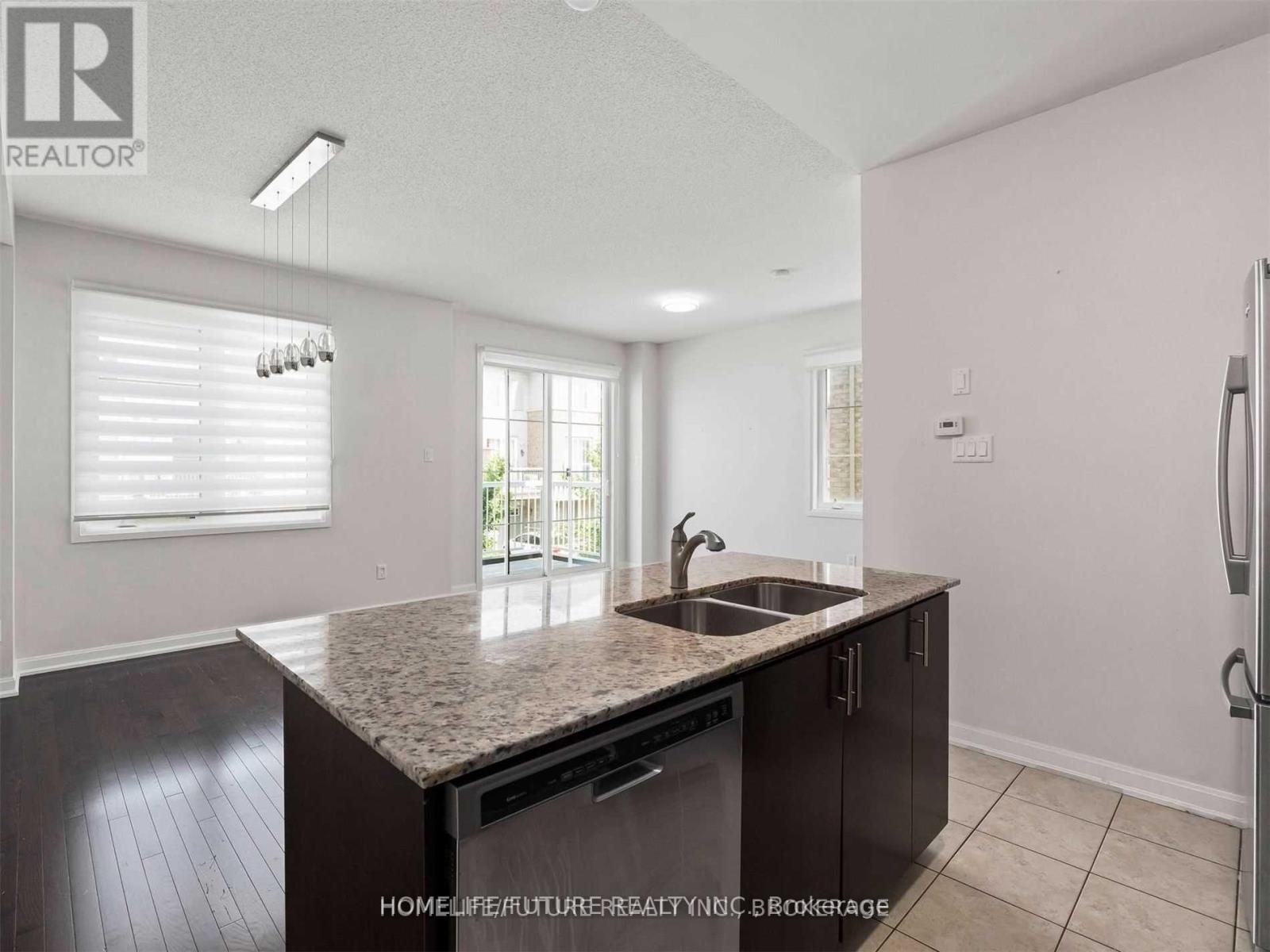 127 - 165 Hampshire Way, Milton, Ontario  L9T 8M7 - Photo 4 - W12722916