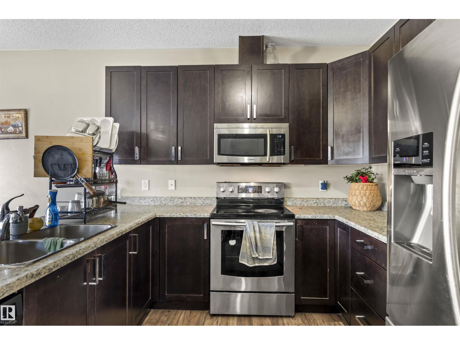 2526 19a Avenue Nw Nw, Edmonton, Alberta  T6T 2E1 - Photo 9 - E4470839