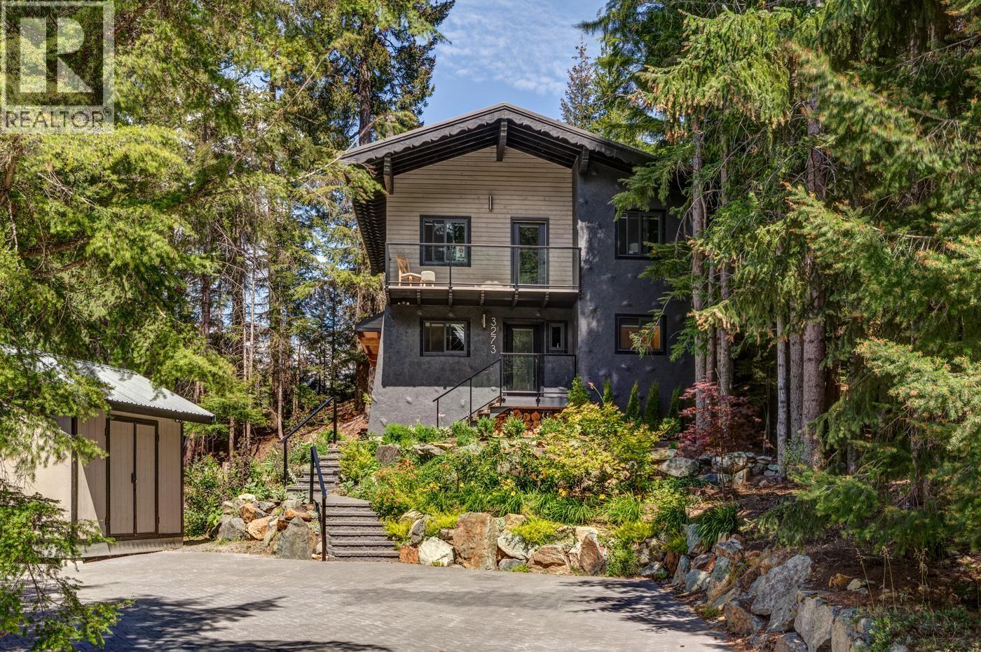 3273 Arbutus Drive, Whistler, British Columbia  V8E 0B8 - Photo 2 - R3082492