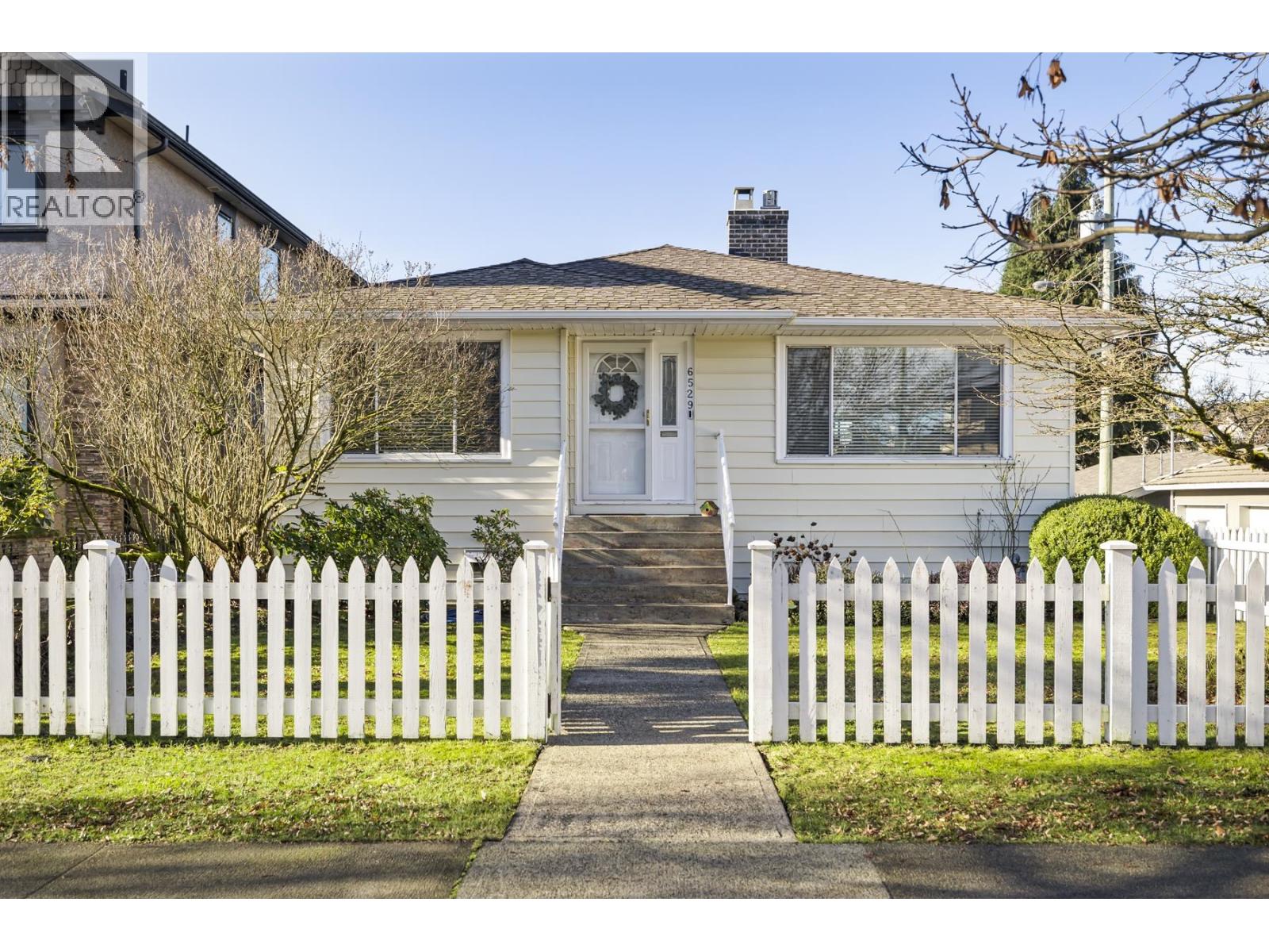 6529 Dawson Street, Vancouver, British Columbia V5S 2W2 - Photo 2 - R3082497