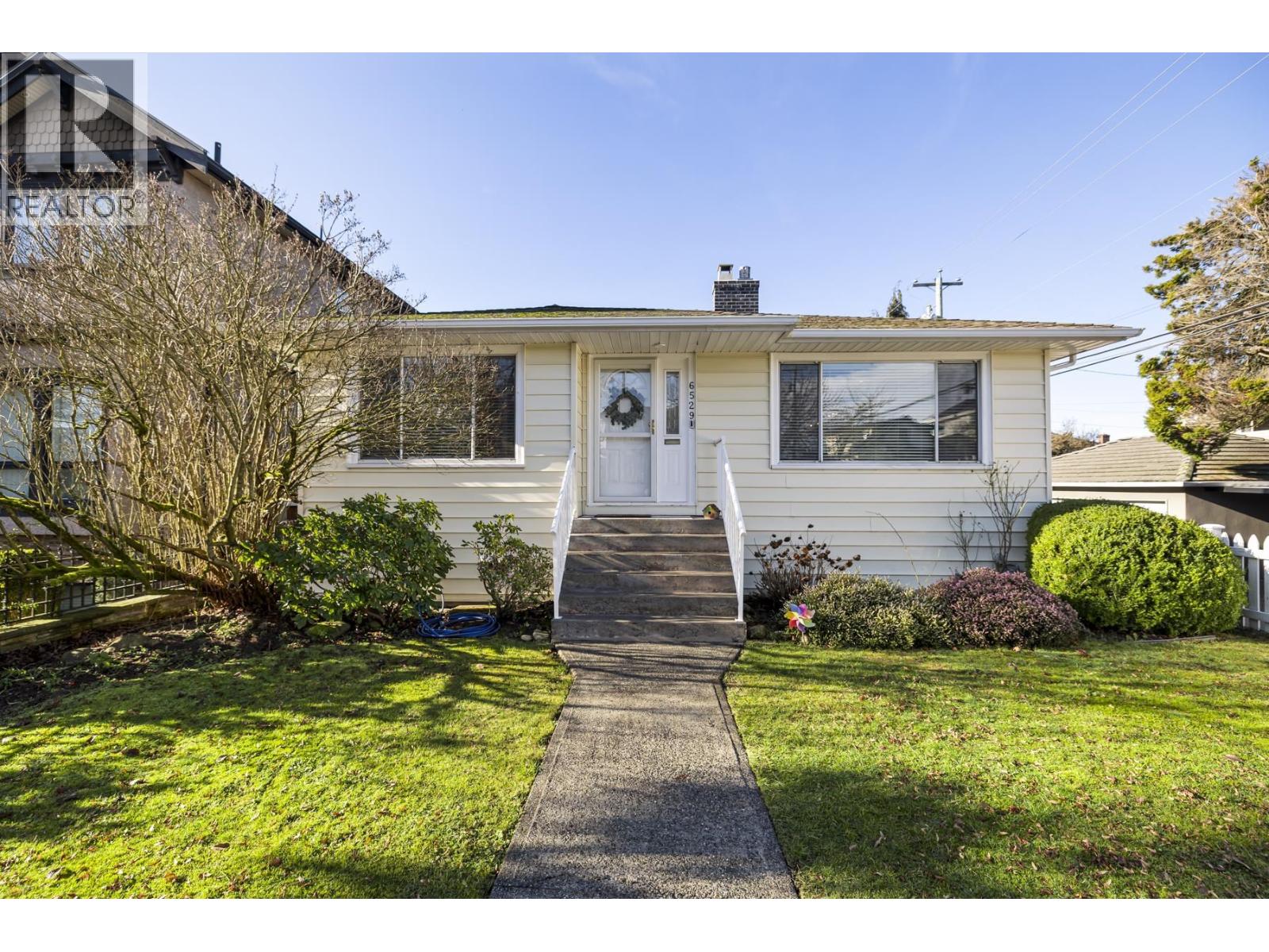 6529 Dawson Street, Vancouver, British Columbia V5S 2W2 - Photo 3 - R3082497