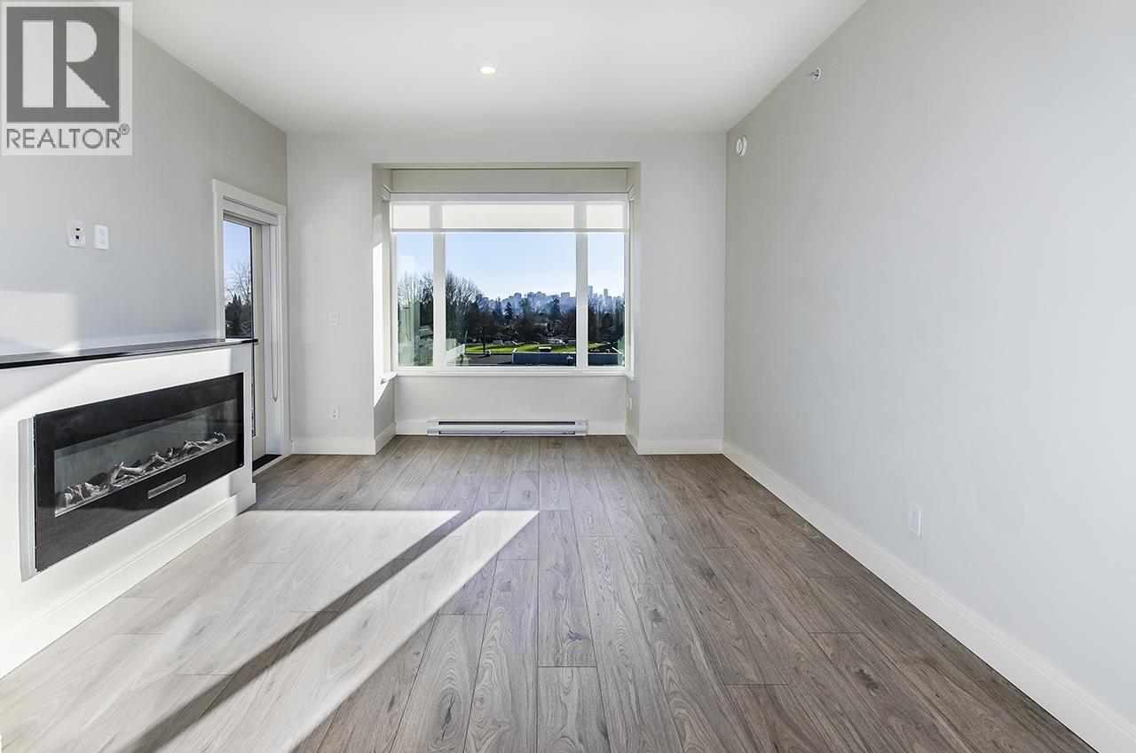 411 1633 Tatlow Avenue, North Vancouver, British Columbia  V7P 2Z8 - Photo 3 - R3082332