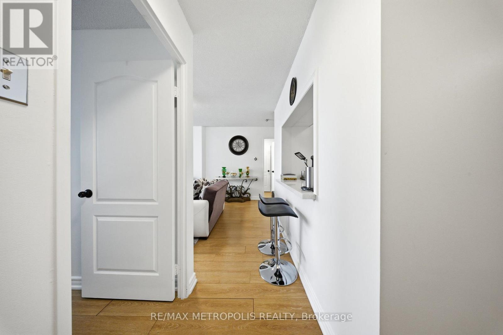 1501 - 11 Townsgate Drive, Vaughan, Ontario  L4J 8G4 - Photo 12 - N12722930