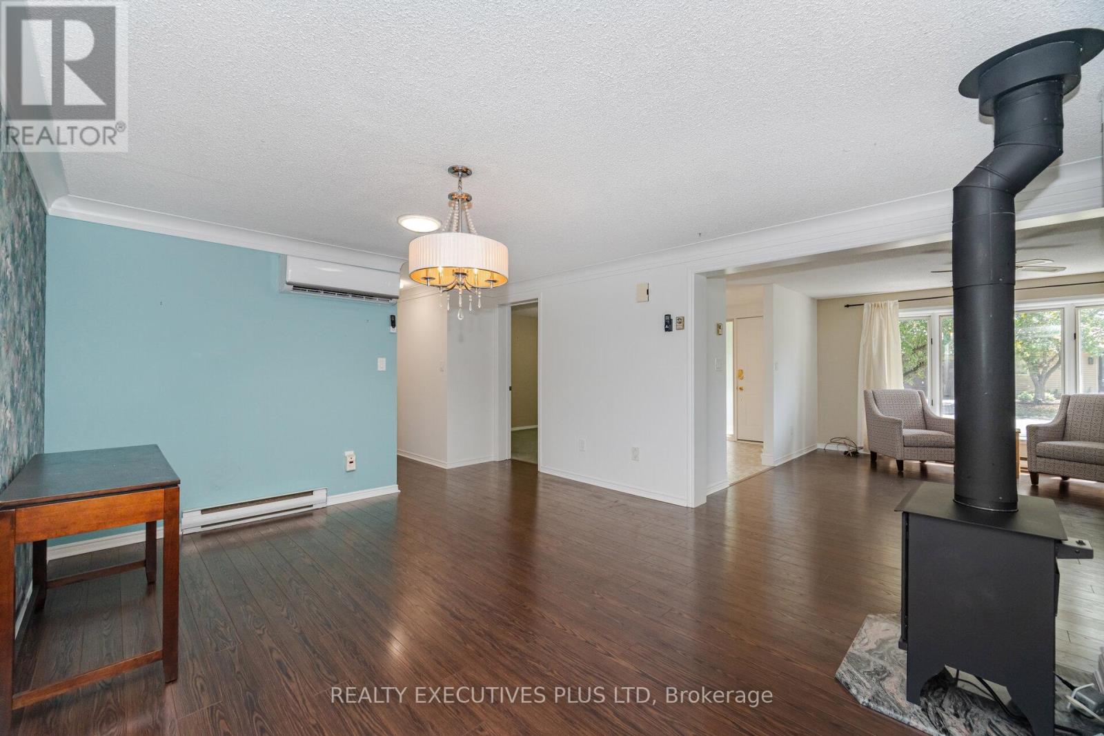 112 Tecumseth Pines Drive, New Tecumseth, Ontario  L0G 1W0 - Photo 10 - N12722946