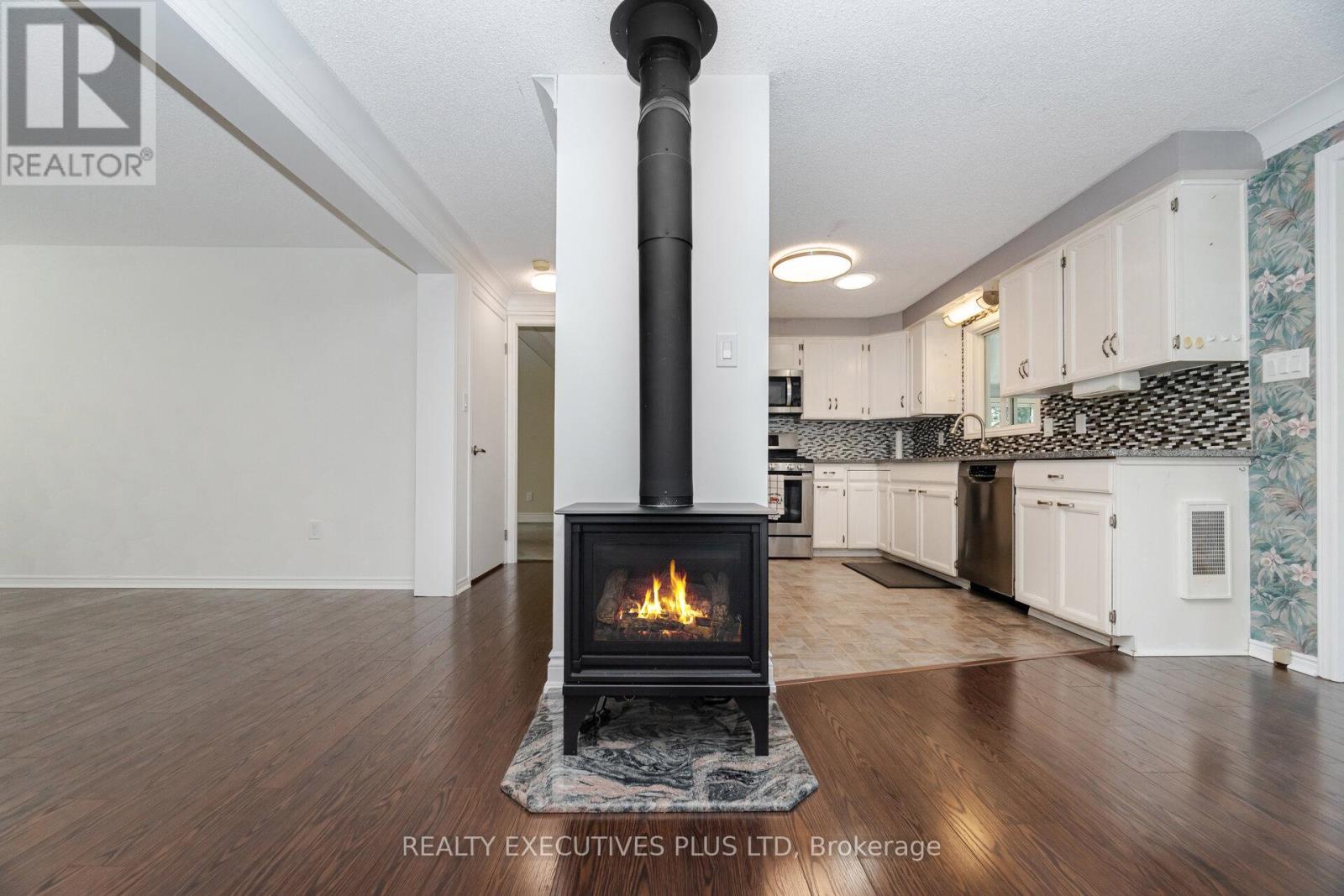 112 Tecumseth Pines Drive, New Tecumseth, Ontario  L0G 1W0 - Photo 11 - N12722946